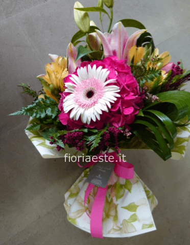Bouquet di fiori misti colorati